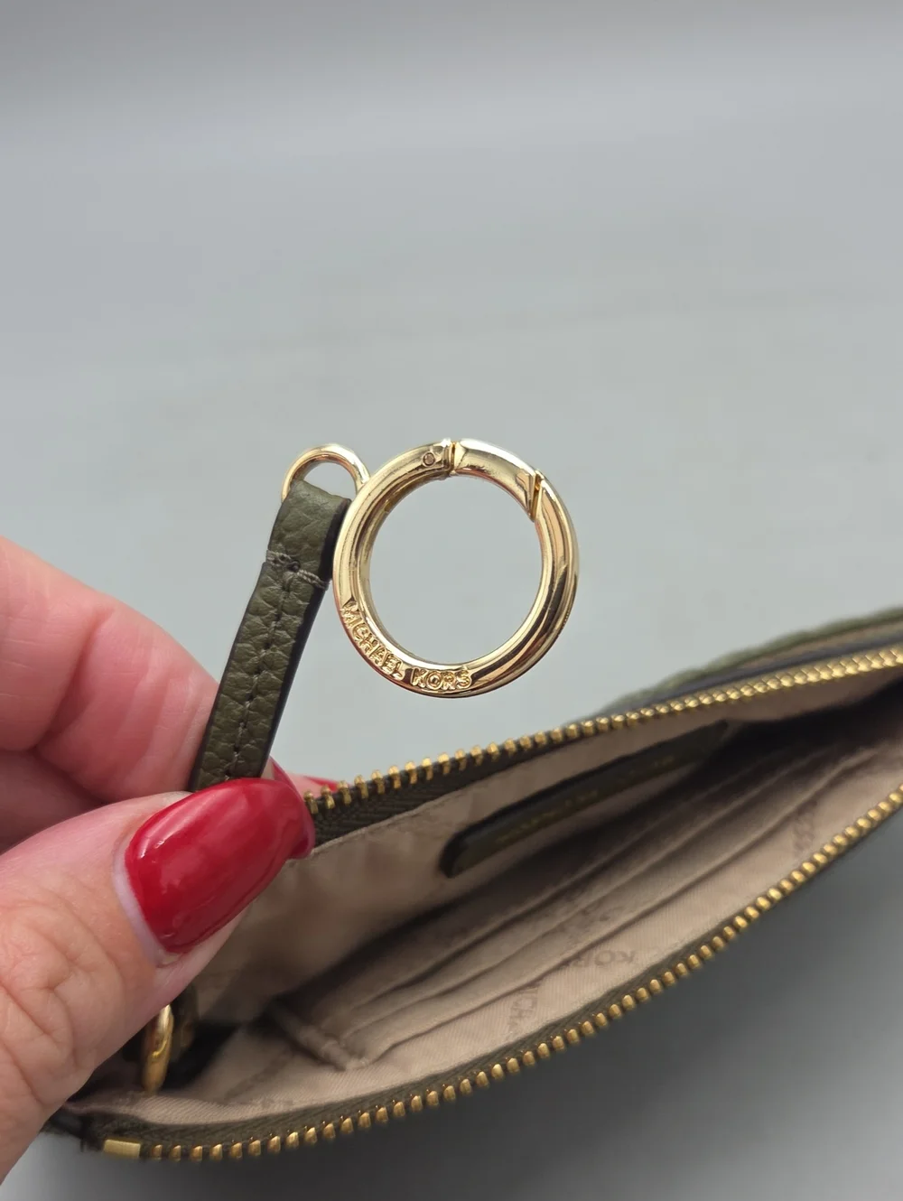 Michael Kors Olive Green Leather Card Slot Wallet Gold Tone Zip EUC